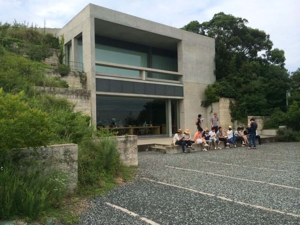 בית הקפה מחוץ למוזיאון צ’י צ’ו