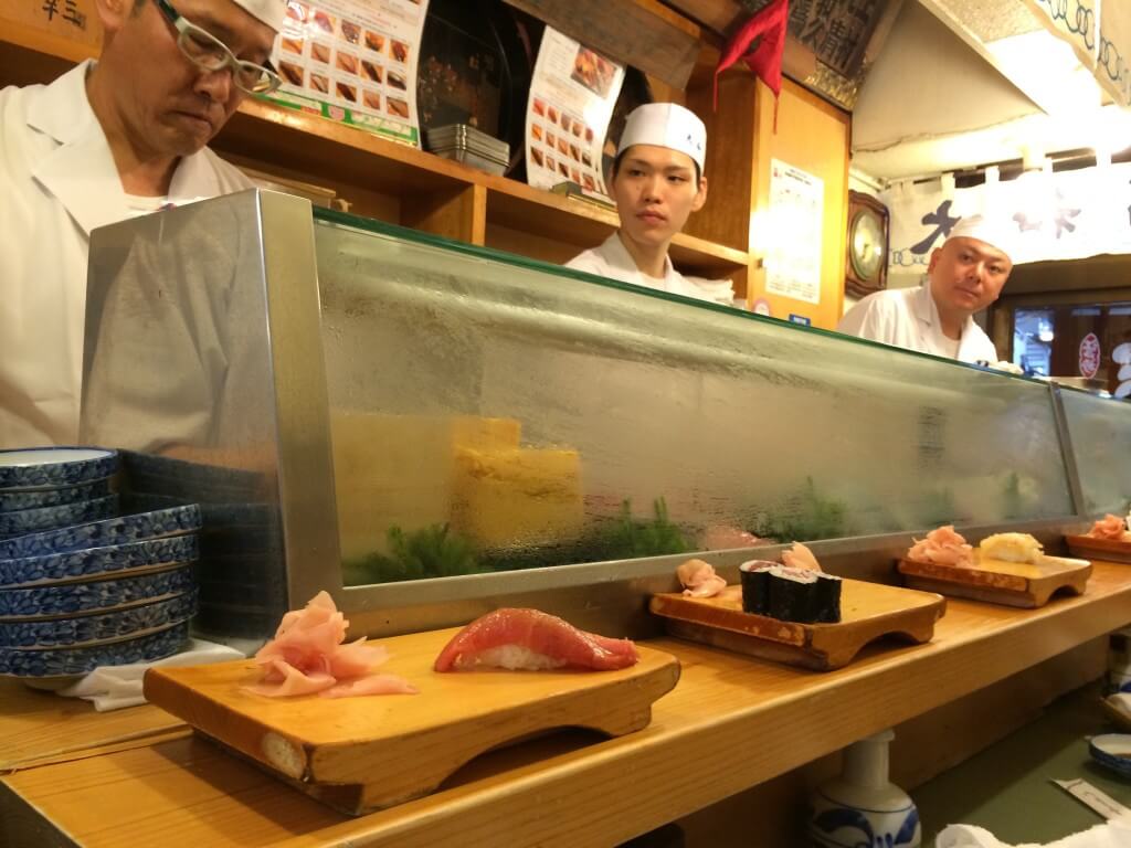 סושי בשוק הדגים