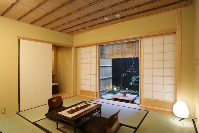 kyomachiya-ryokan-sakura-honganji