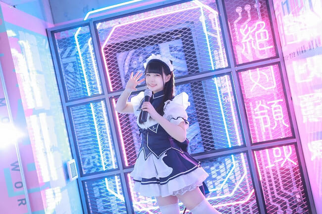 מייד קפה חדש בנושא עתידני באקיהברה